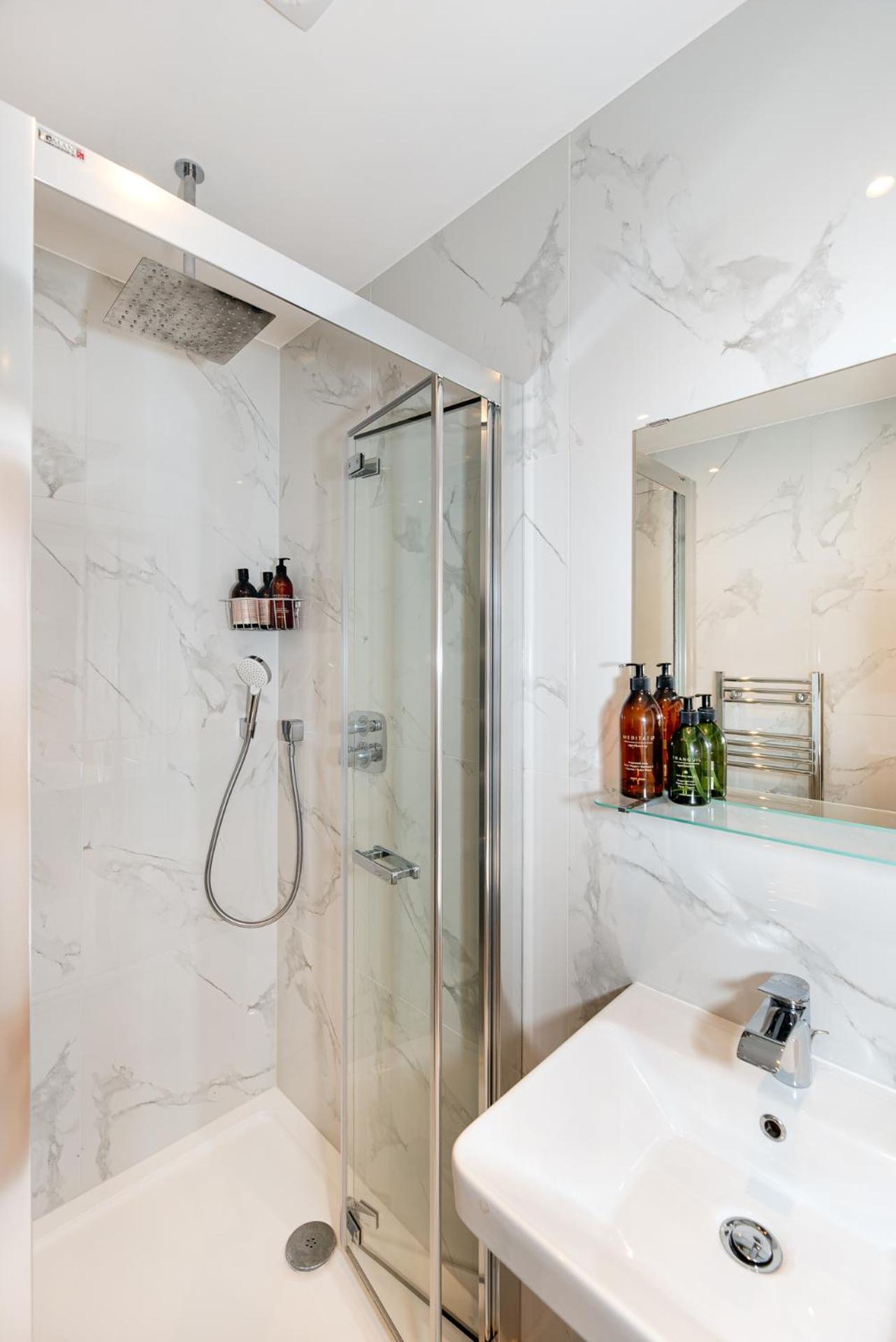 לונדון 2-Bedroom Victorian Apartment In Kensington מראה חיצוני תמונה
