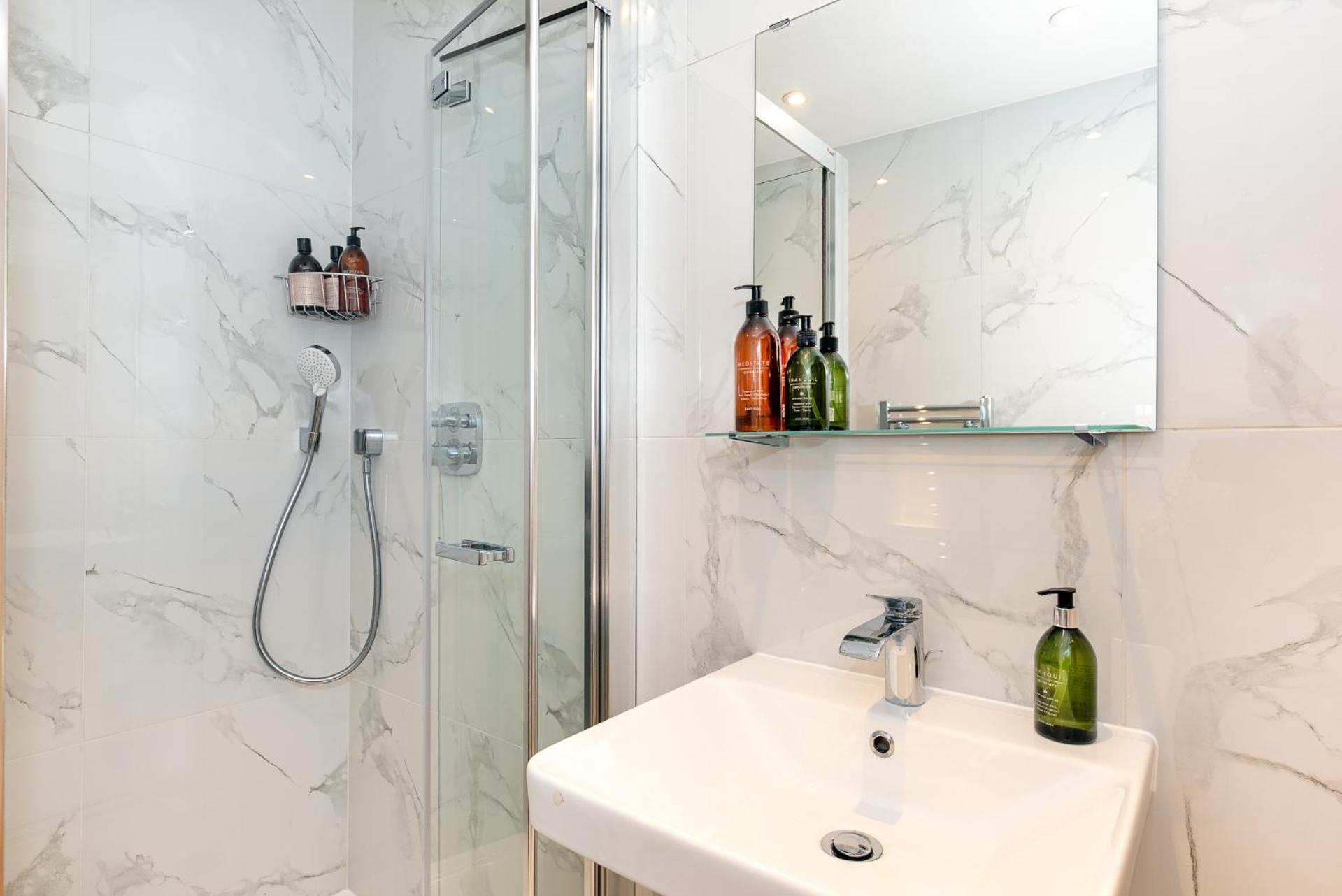 לונדון 2-Bedroom Victorian Apartment In Kensington מראה חיצוני תמונה